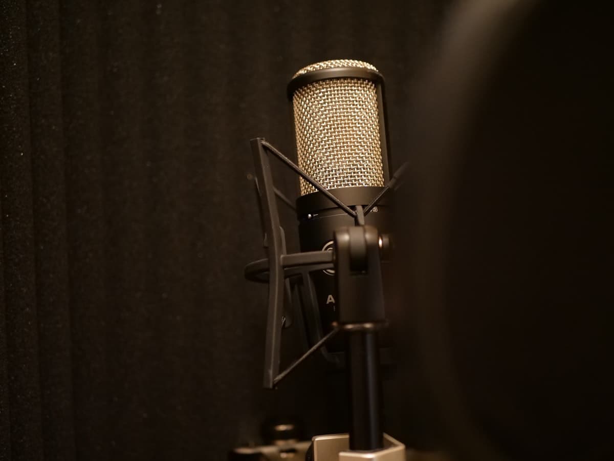 How to Choose the Right Voice for Your Commercial