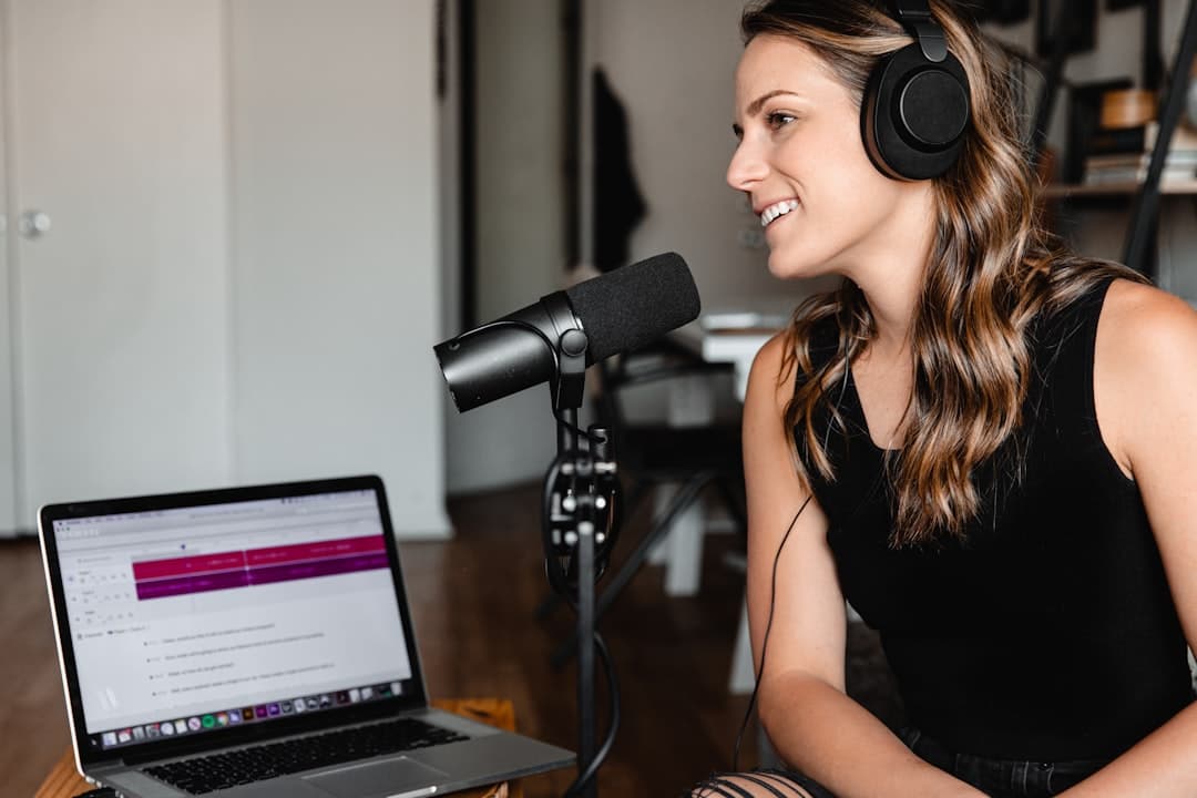Podcast vs Blog: Which Drives More Business Growth?